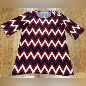 Tacera Burgundy and Cream Zigzag Top